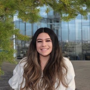 Meet your Posher, Alejandra